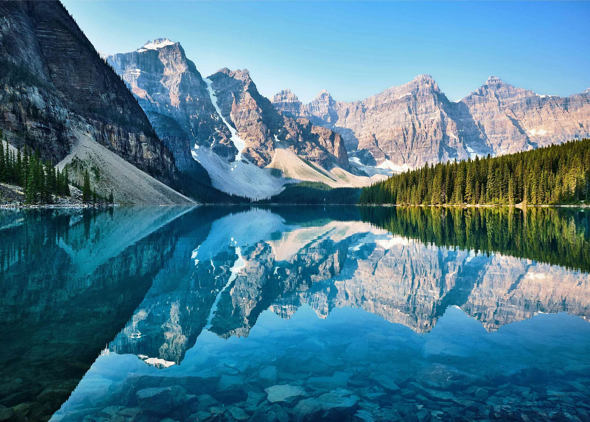 Canada Study Destination Image A scenic view of Canada’s landscape with iconic landmarks, representing it as a top study abroad destination
