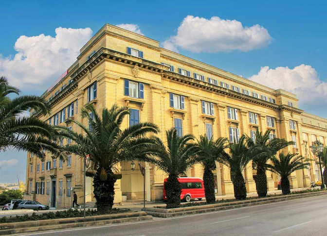 London School of Commerce, Malta